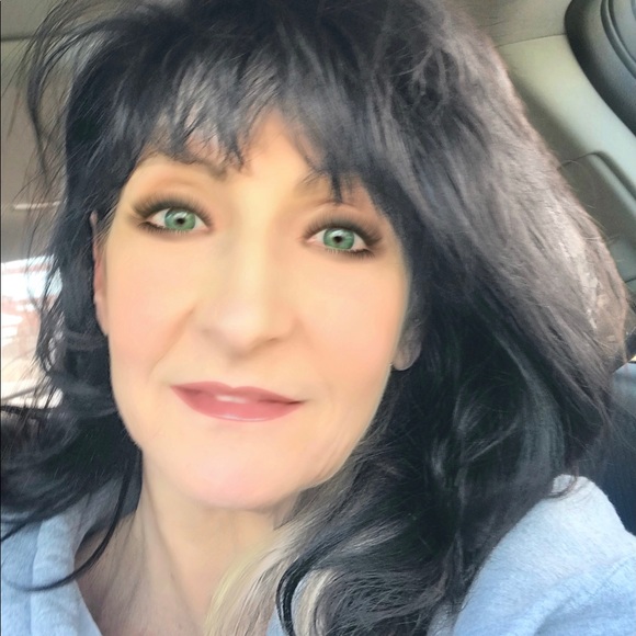 Meet your Posher, Laurel - Picture 3 of 5